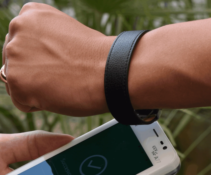 Orukka Cai | Mastercard Payment Bracelet | Black leather